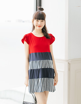 651585 Maternity Wear: Playful multi-layer plain stitching straight cotton short dress $23.00