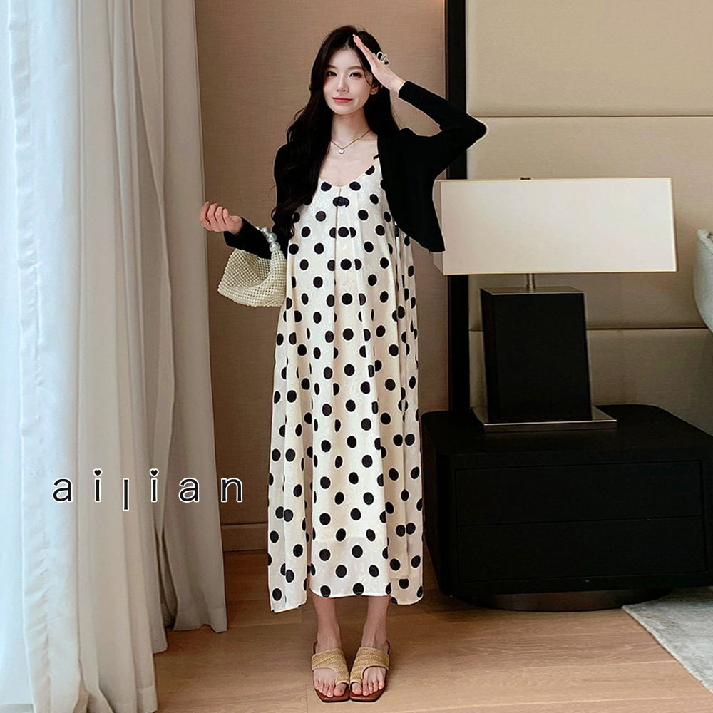 652343 孕婦裝 二件式圓點點細肩帶洋裝+短版外套 $790